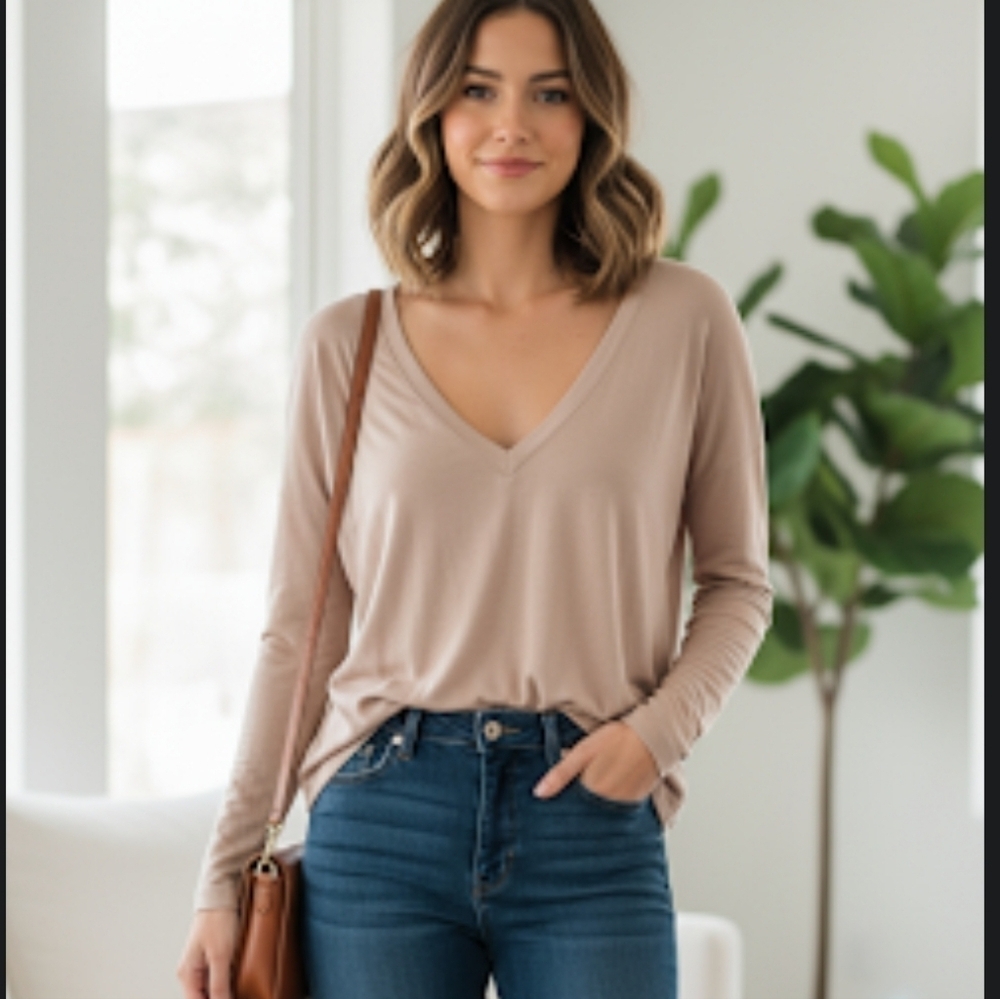 We the Free Long Sleeve Deep V-Neckline Pullover Top Size XL in Cream
